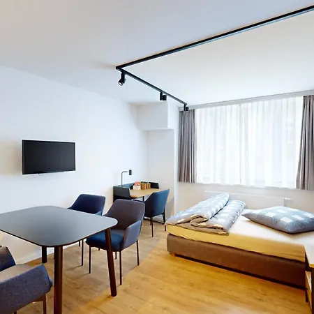 Apartment 10 No8a Boardinghouse *