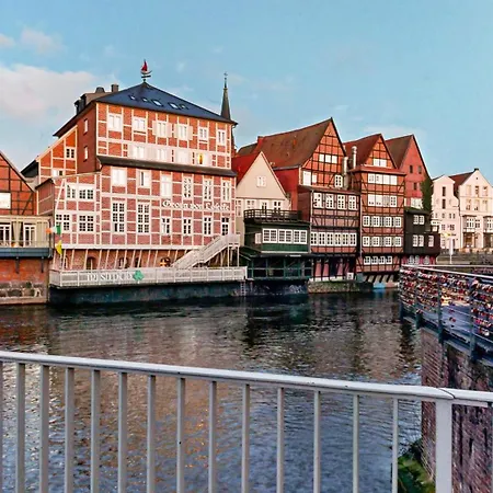 10 No8a Boardinghouse *