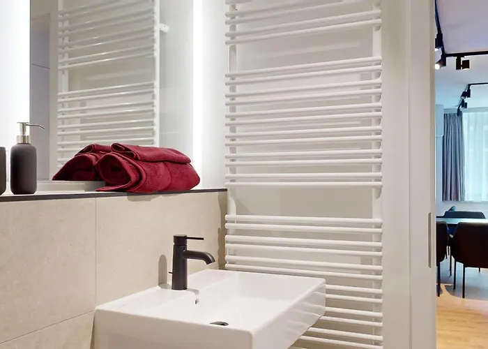 10 No8a Boardinghouse *